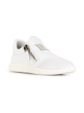 Runner sneakers