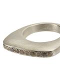 studded asymmetric ring