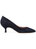 low comma heel pumps