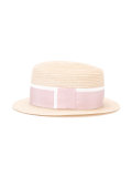 Auguste hat