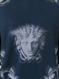 ’Lenticular Foulard’毛衣