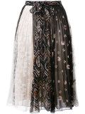 patch print pleated skirt