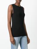 sleeveless top 