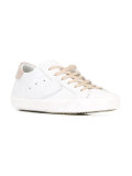 lateral patch sneakers