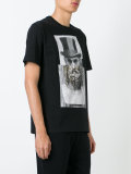 top hat statue print T-shirt
