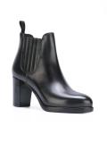 chunky heel Chelsea boots