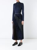 textured pleated skirt