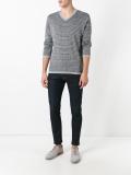 patterned V-neck T-shirt