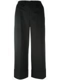 wide-legged cropped trousers
