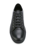 toe cap sneakers