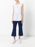 sleeveless top 
