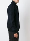多层领扣夹克
