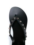 'Rockstud'人字拖