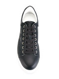 lace up trainers 