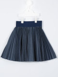 pleated skirt