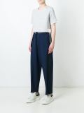 contrast sleeve side applique detail cropped T-shirt