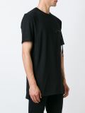 zip pocket T-shirt