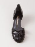 low-heel pumps