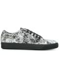 abstract print sneaker