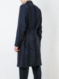 条纹腰带外套
