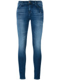 slim-fit jeans 