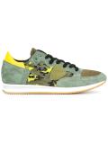 camouflage detailing lace-up sneakers