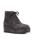 lace-up boots 