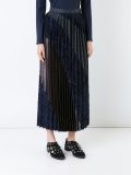textured pleated skirt