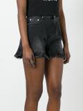 frayed hem denim shorts