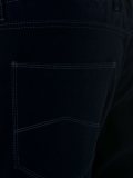 loose-fit jeans 
