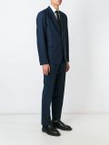 纽扣西装夹克