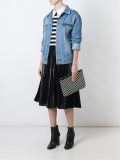'Pouch'手拿包