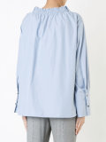 spread collar shirt