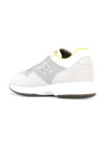 lateral patch sneakers
