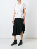 系腰带褶皱上衣