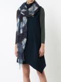 checked scarf 