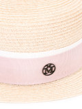 Auguste hat
