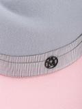 Virginie hat
