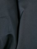 露肩礼服