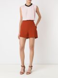 sleeveless shirt