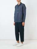条纹衬衫