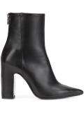 pointed toe boots
