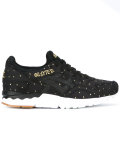 lace up trainers 