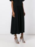 wide-legged cropped trousers
