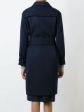 束腰带大衣