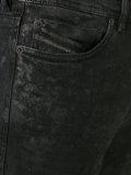大理石紧身牛仔裤