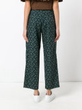 wide-legged cropped trousers