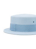 Auguste hat
