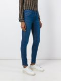 'Bodycon'紧身牛仔裤