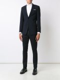 pointed collar shirt